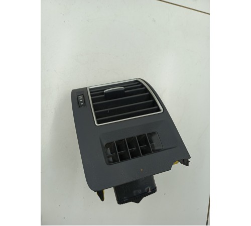 Дефлектор воздушный левый