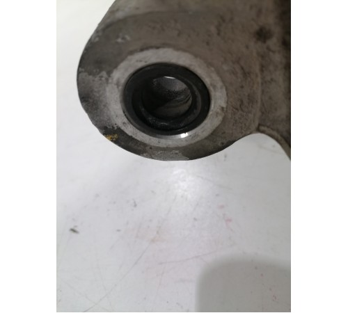 Кулак поворотный,задний правый