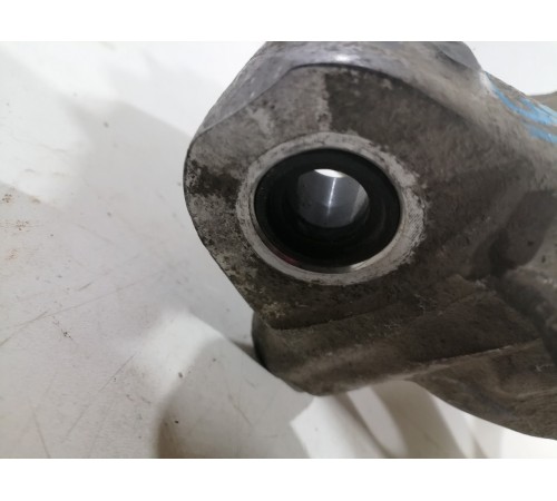 Кулак поворотный,задний правый