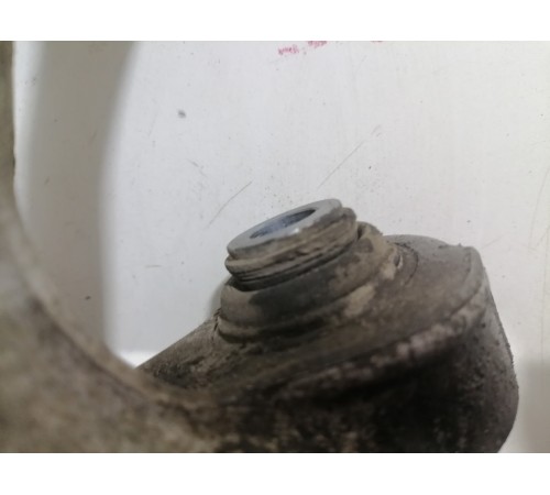 Кулак поворотный,задний правый