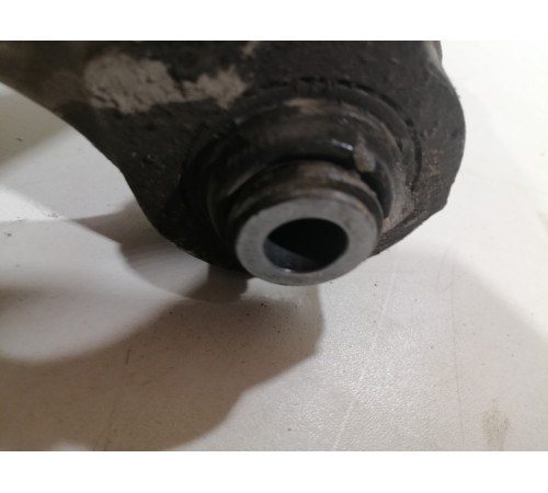 Кулак поворотный,задний правый