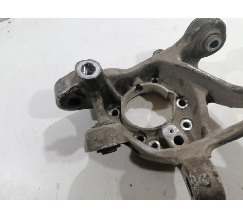 Кулак поворотный,задний правый