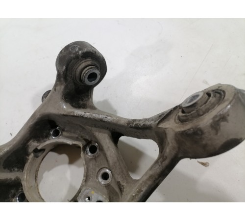 Кулак поворотный,задний правый