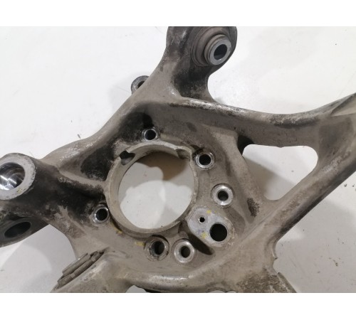 Кулак поворотный,задний правый