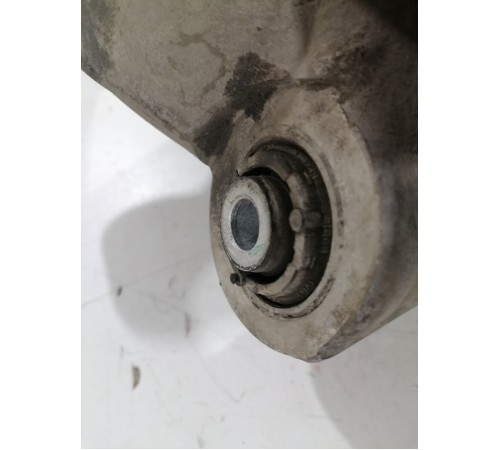 Кулак поворотный,задний правый