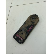 Кронштейн подрамника правый