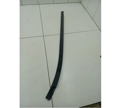 Молдинг стекла задний левый