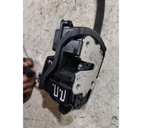 Замок двери передний правый