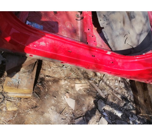 Порог с центральной стойкой левый