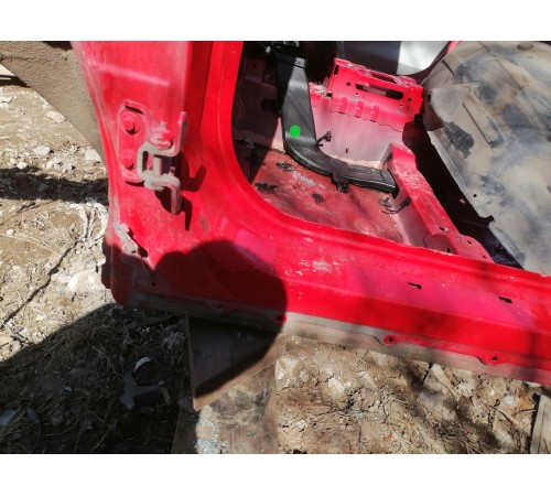 Порог с центральной стойкой левый