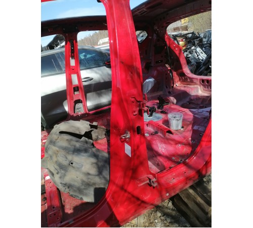 Порог с центральной стойкой левый