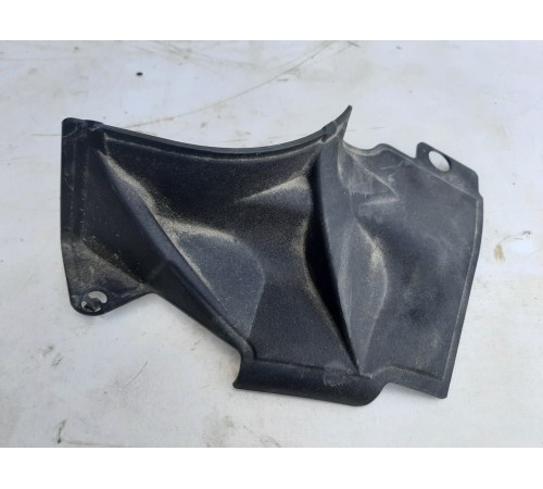 Накладка (кожух) чашки переднего амортизатора левая