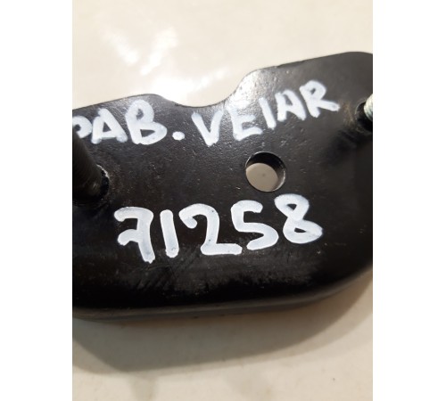 Петля крышки багажника (правая)