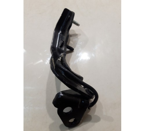 Петля крышки багажника (правая)