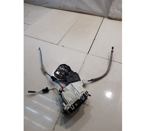 Замок двери (задний, правый)