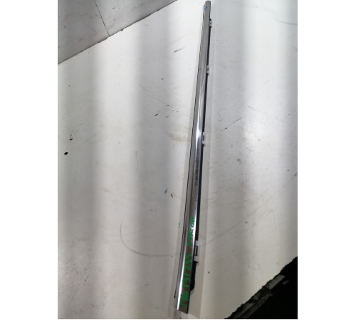 Уплотнитель стекла передний левый (наружный)