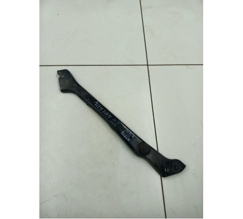 Кронштейн передней панели правый