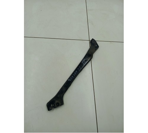 Кронштейн передней панели правый