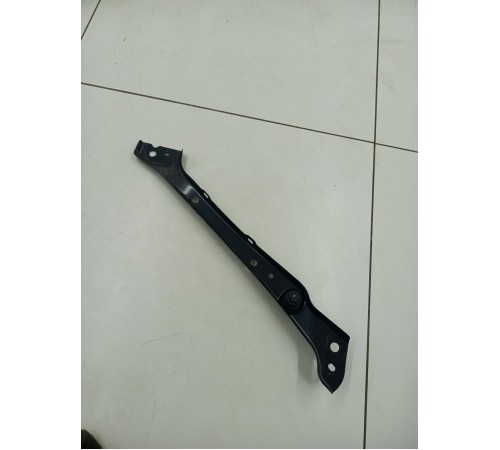 Кронштейн передней панели правый