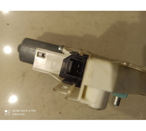 Моторчик стеклоподъемника (передний левый)