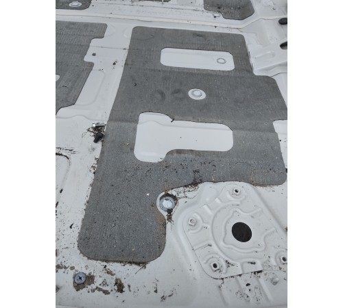 Ниша багажника (запасного колеса)