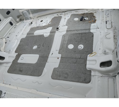 Ниша багажника (запасного колеса)