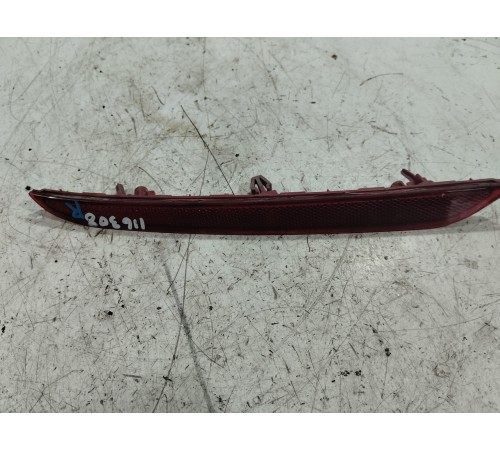 Отражатель заднего бампера правый