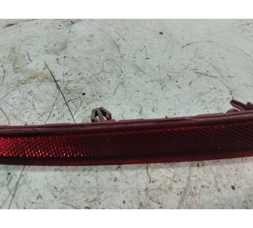 Отражатель заднего бампера правый