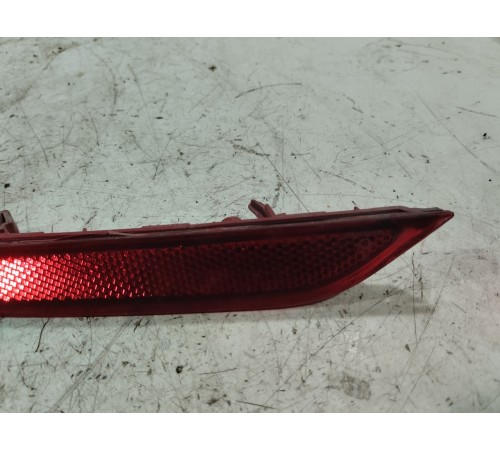 Отражатель заднего бампера правый