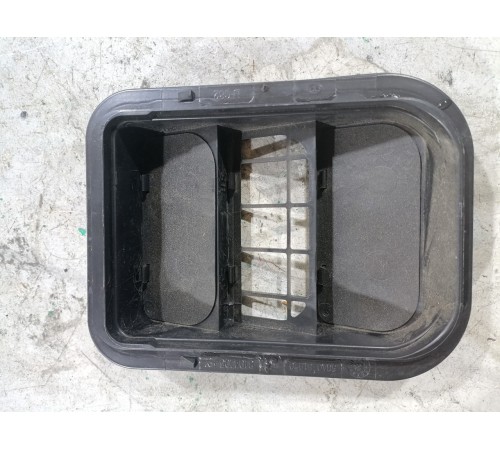 Решетка вентиляционная задняя