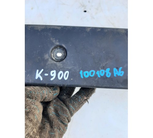 Площадка крепления номерного знака передняя