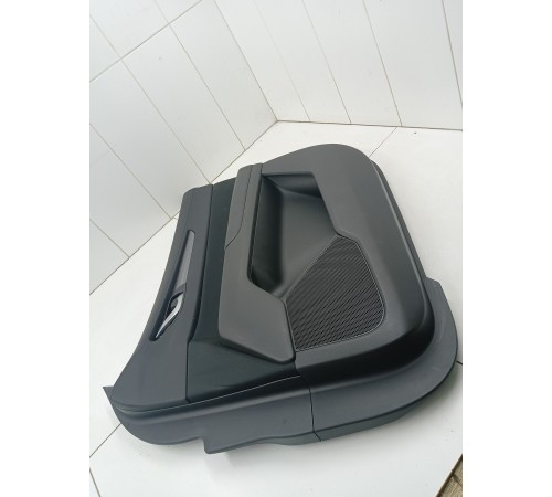 Обшивка двери передняя правая