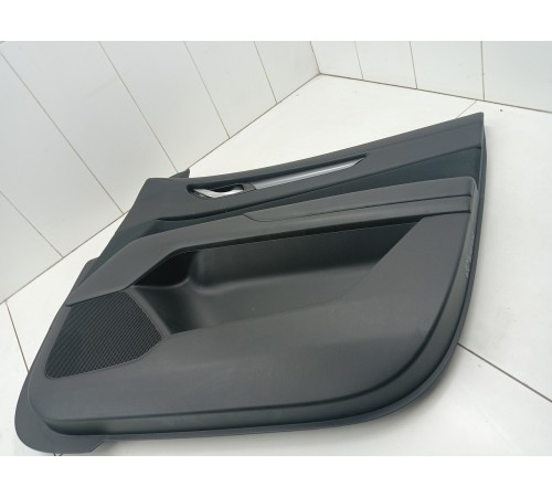 Обшивка двери передняя правая