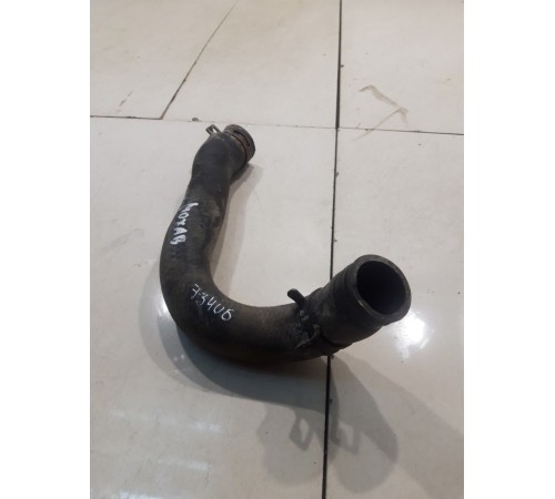 Патрубок системы охлаждения