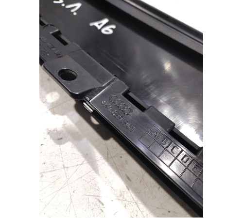 Накладка двери (задняя левая)