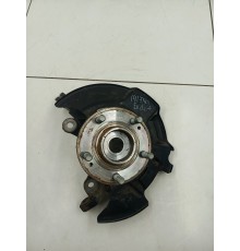 Кулак поворотный передний правый в сборе