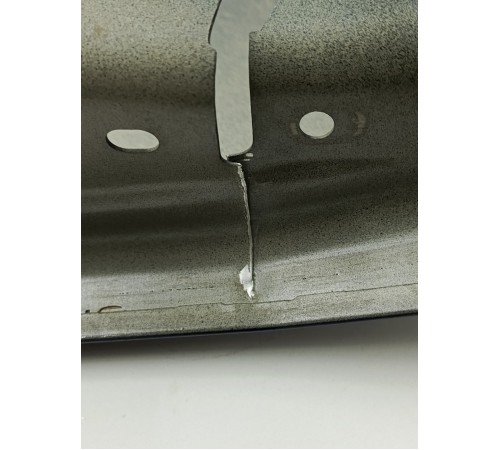 Крыло переднее правое