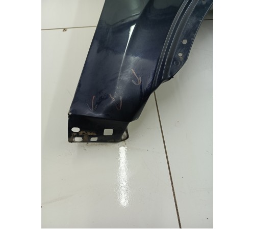 Крыло переднее правое