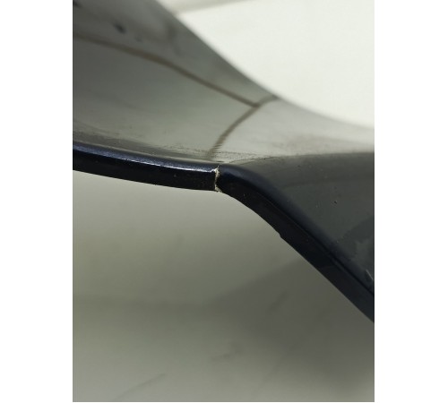 Крыло переднее правое