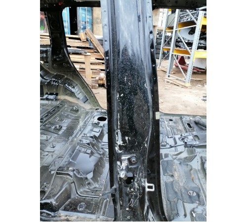 Порог с центральной стойкой правый