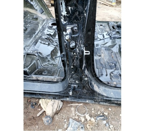 Порог с центральной стойкой правый