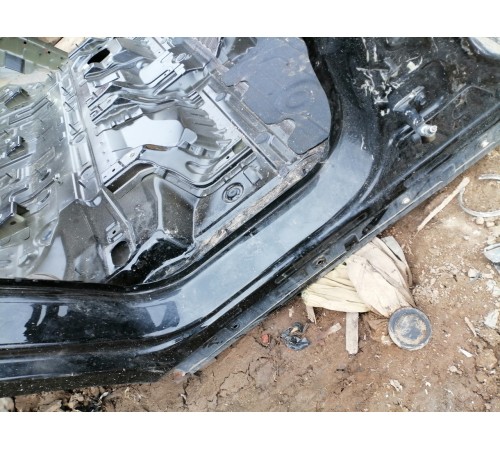 Порог с центральной стойкой правый