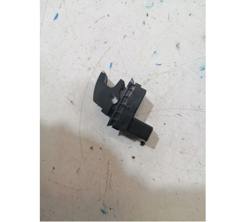 Кнопка стеклоподьемника