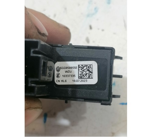 Кнопка стеклоподьемника