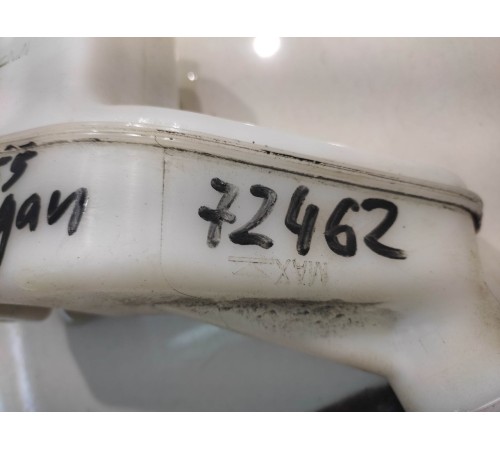 Бачок главного тормозного цилиндра