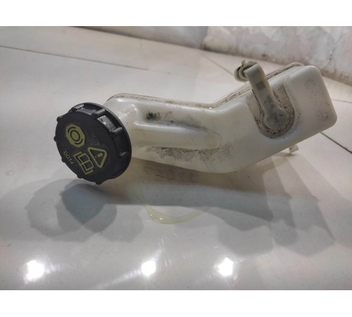 Бачок главного тормозного цилиндра