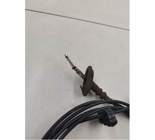 Рычаг открывания лючка бензобака с тросиком