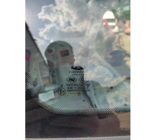 Глухое стекло заднее правое