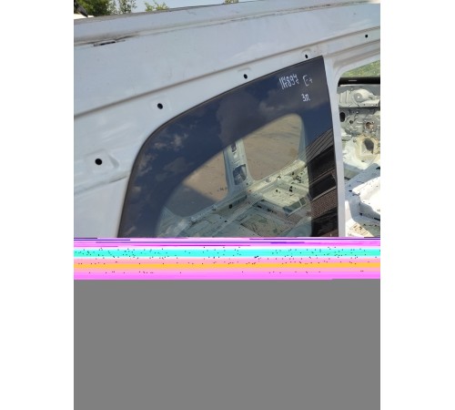 Глухое стекло заднее правое