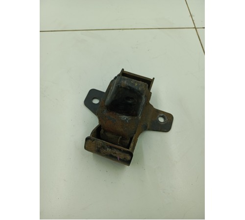 Опора двигателя передняя левая